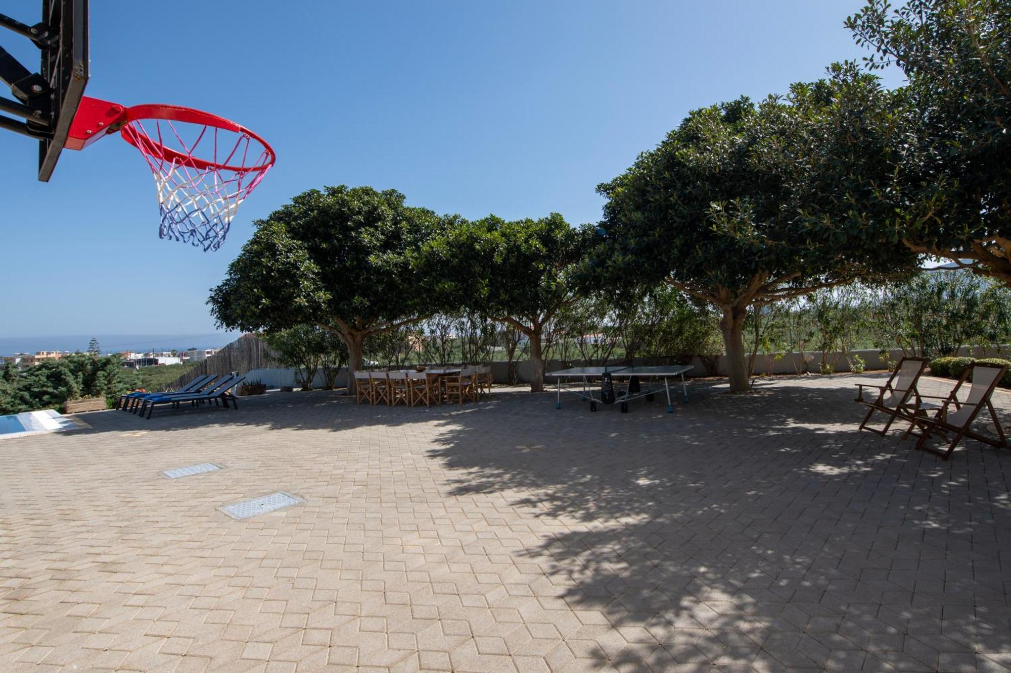Four Seasons Private Villa - Seaview - Big Heated Pool - Gym - Sport Activities Гуве Экстерьер фото